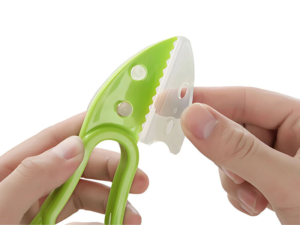 Slicer knife peeler for avocado fruit