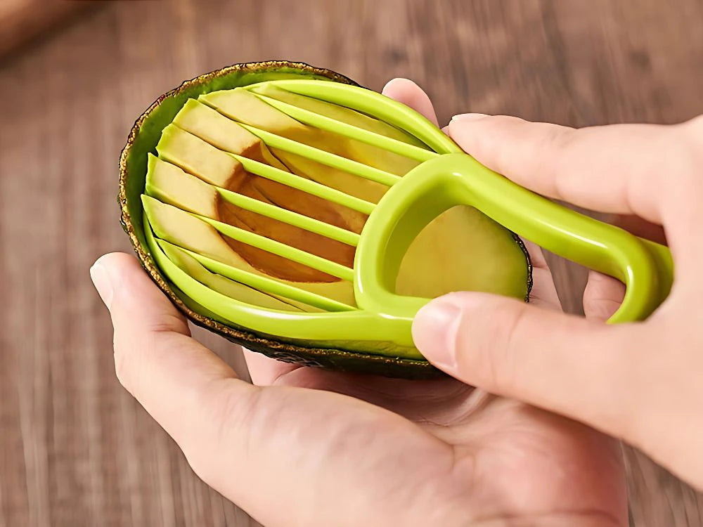 Slicer knife peeler for avocado fruit